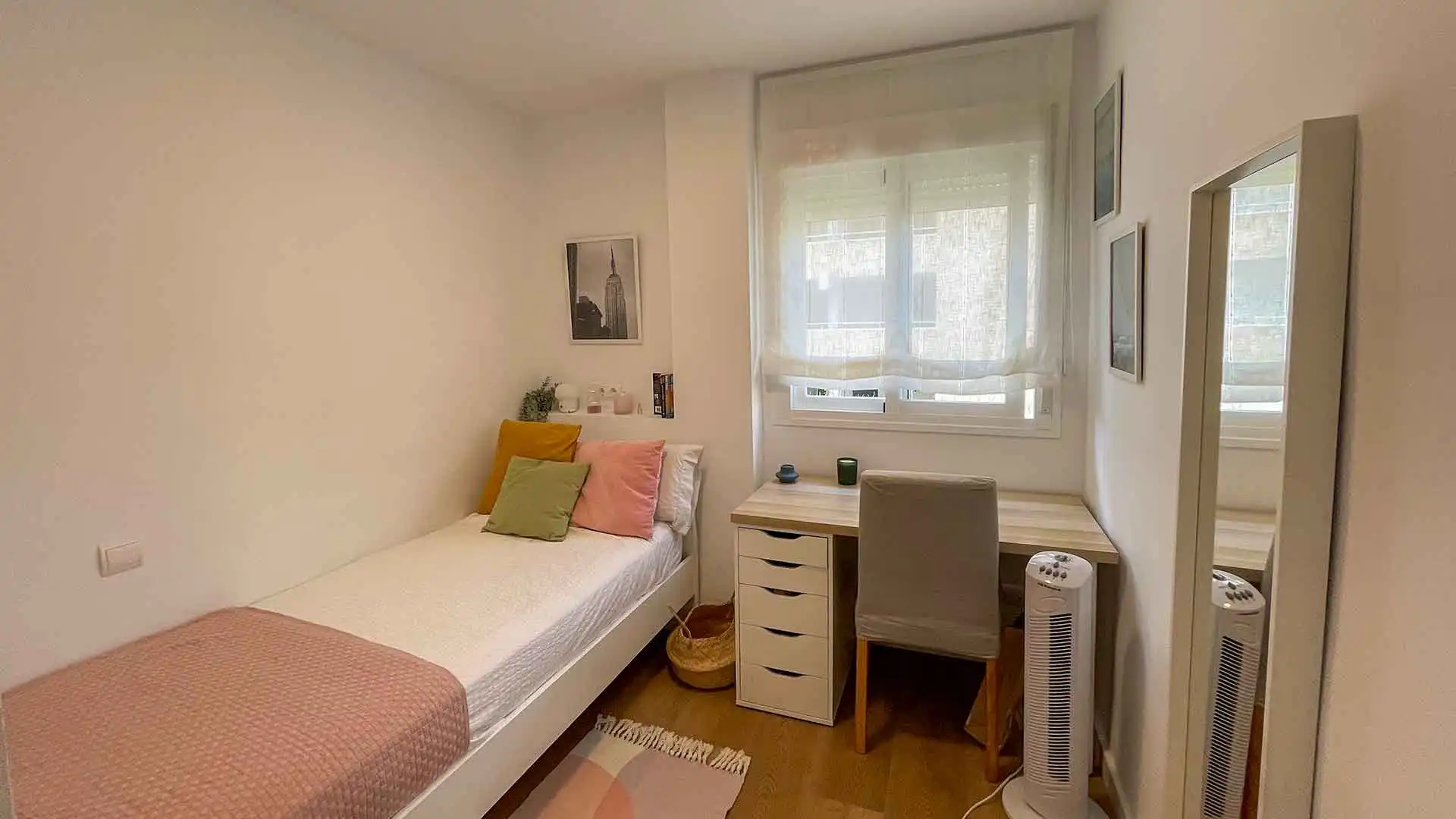 Bedroom of Apartments for rent in Marbella  with Air Conditioner, Terrace and Storage room