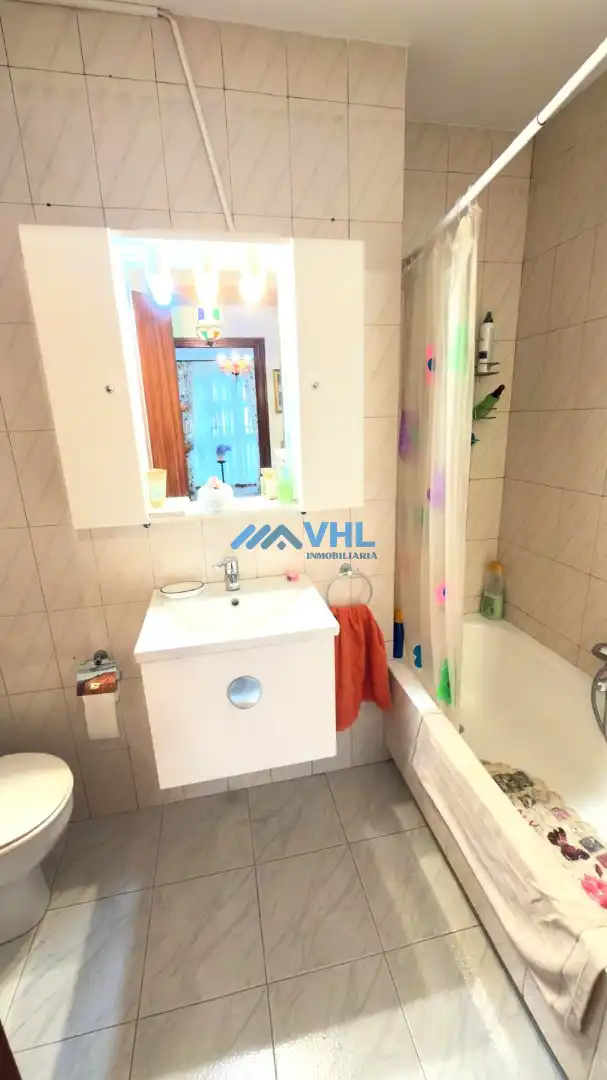 Bathroom of Apartments for sale in Castro-Urdiales  with Furnished