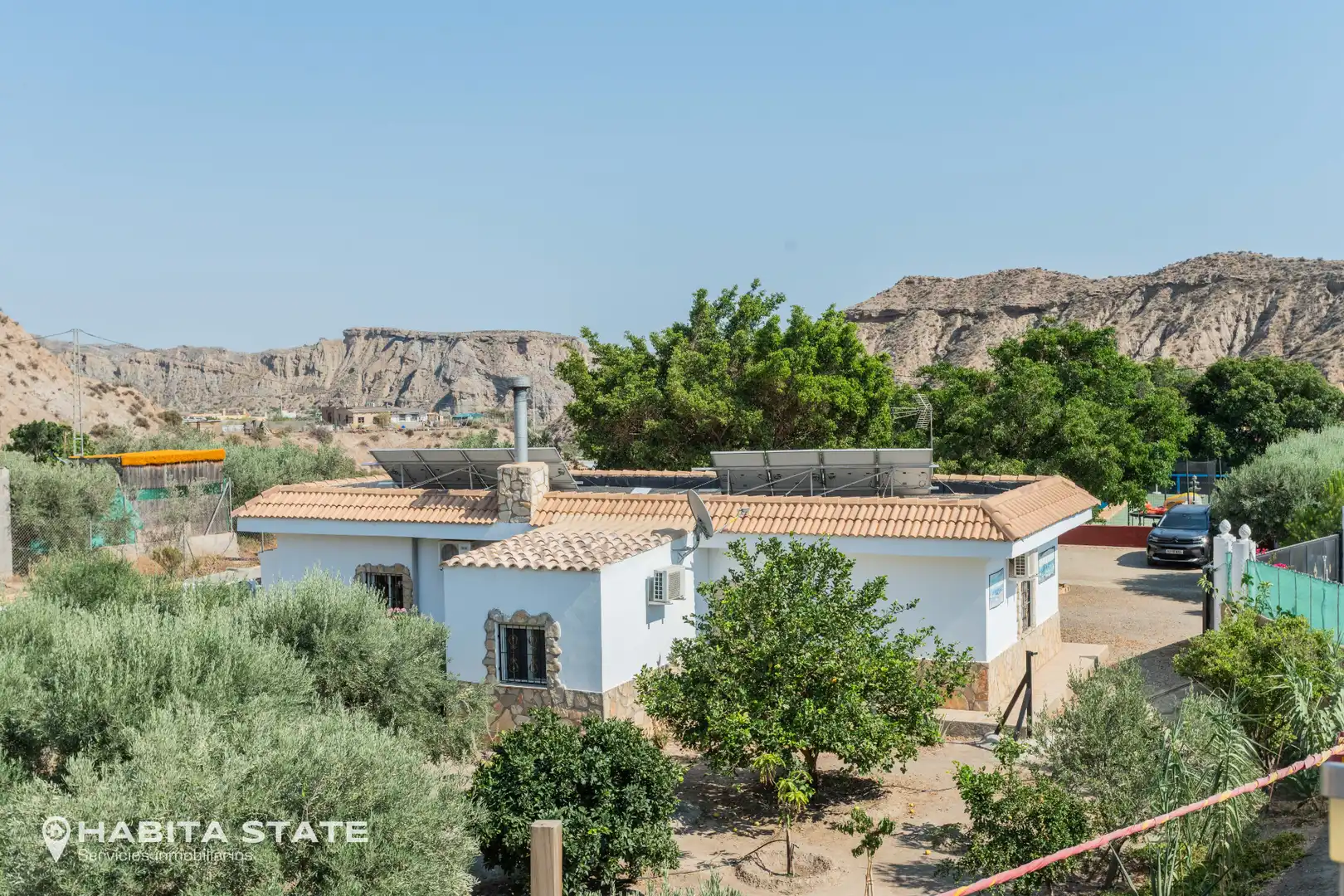 Vista exterior de Casa o xalet en venda en Gádor amb Aire condicionat, Jardí privat i Piscina