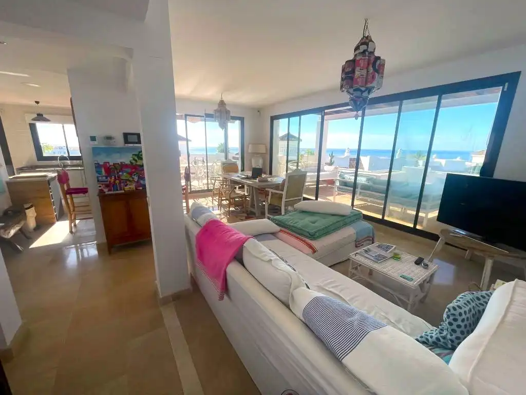 Living room of Attic for rent in La Alcaidesa  with Air Conditioner, Heating and Terrace