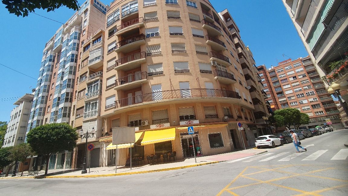 Außenansicht von Wohnung zum verkauf in Villena mit Terrasse