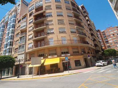 Vista exterior de Pis en venda en Villena amb Terrassa