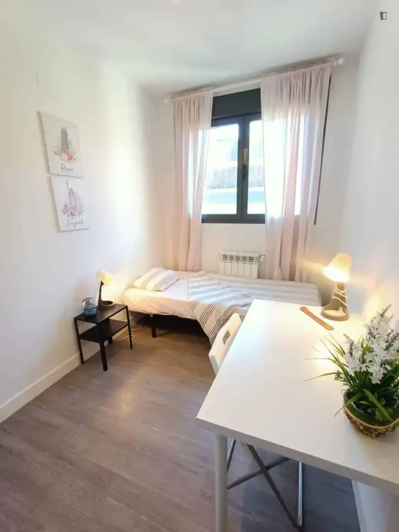 Dormitori de Apartament per a compartir en Rivas-Vaciamadrid amb Moblat, Forn i Rentadora