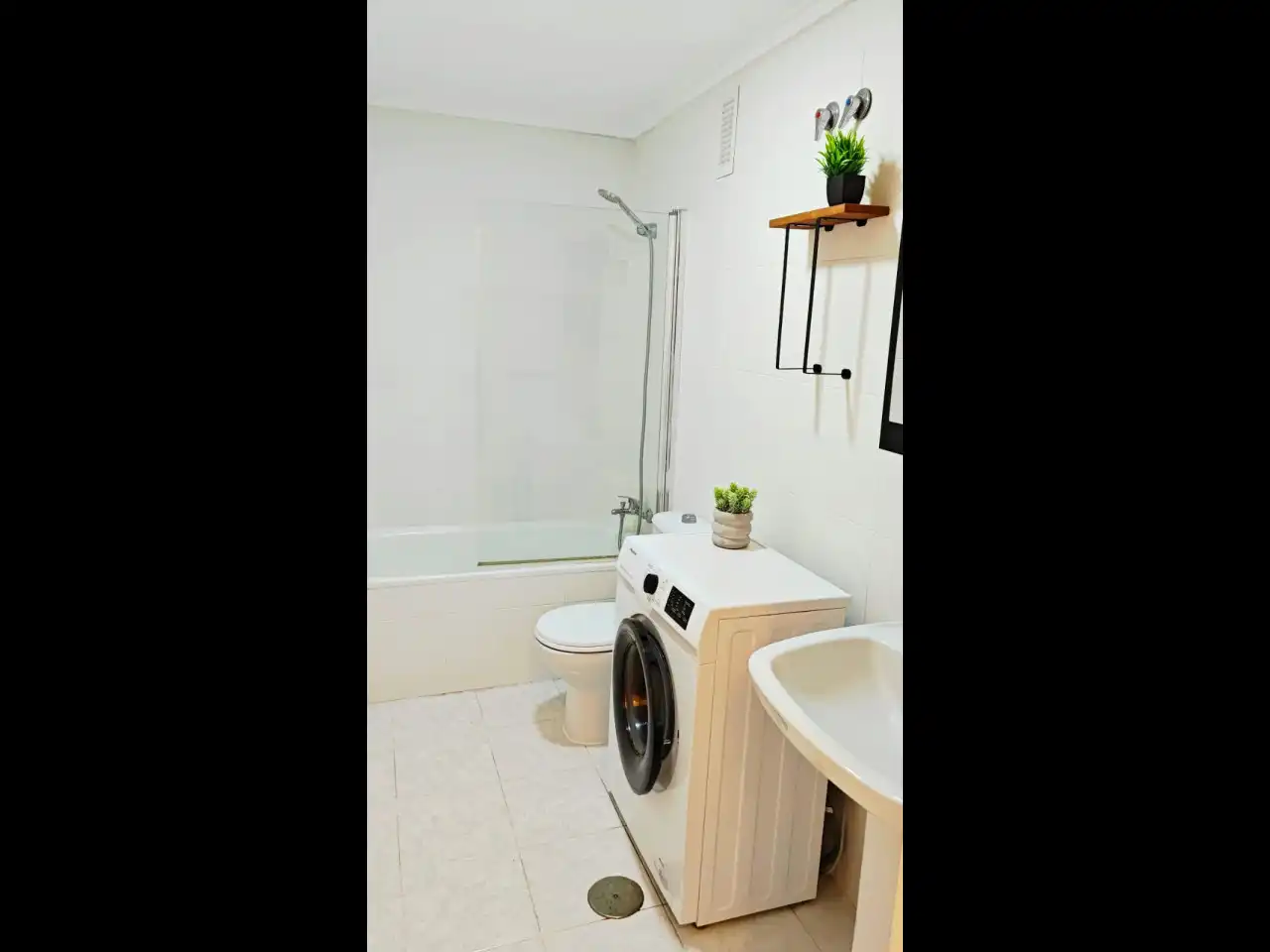 Baño de Estudio en venta en Torrevieja con Aire acondicionado, Calefacción y Terraza