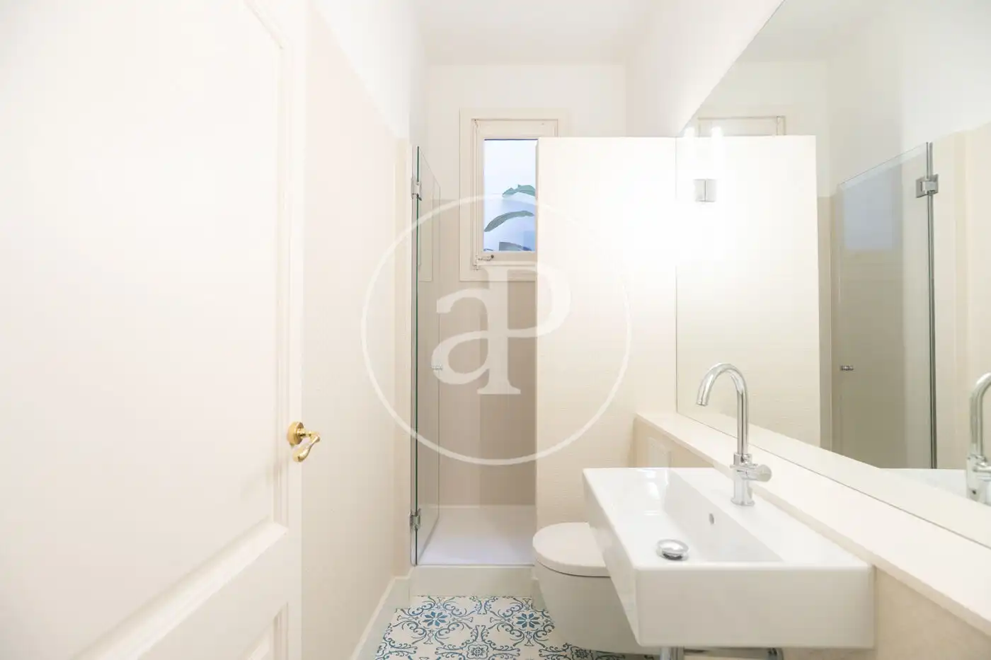 Baño de Piso en venta en Barcelona con Aire acondicionado, Calefacción y Jardín privado