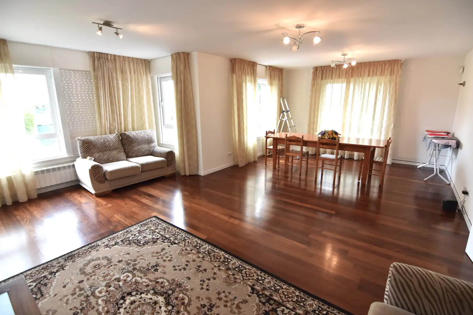 Sala de estar de Casa o chalet en venta en Miño con Calefacción, Jardín privado y Parquet