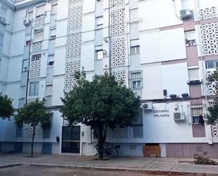 Exterior view of Flat for sale in  Sevilla Capital