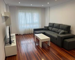 Living room of Flat to rent in Los Corrales de Buelna   with Heating, Parquet flooring and Balcony