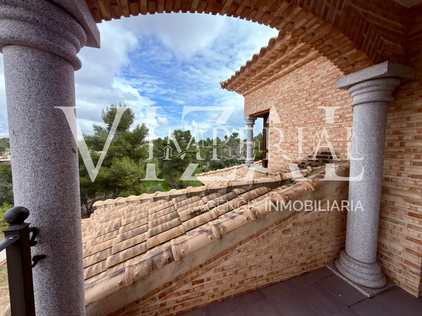 Vista exterior de Casa o xalet en venda en Toledo amb Aire condicionat, Calefacció i Jardí privat