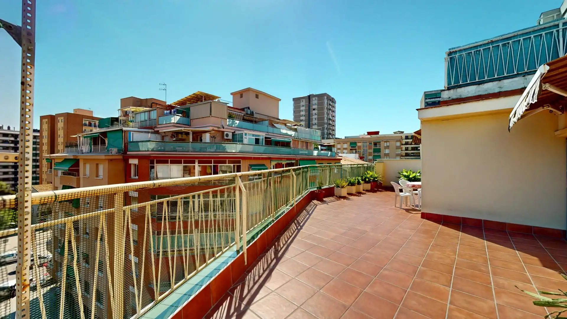 Terrassa de Àtic en venda en L'Hospitalet de Llobregat amb Aire condicionat, Terrassa i Traster