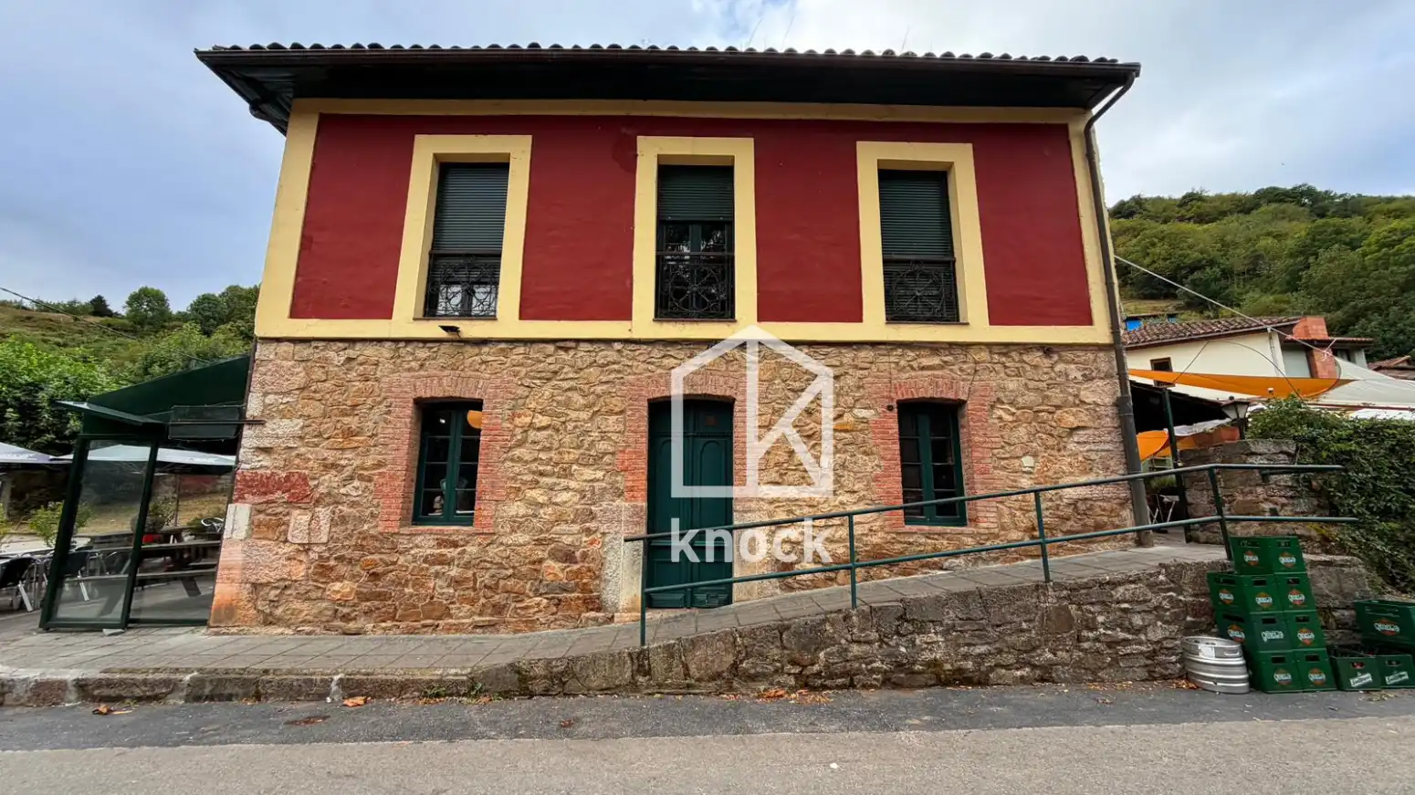 Vista exterior de Local de alquiler en Teverga