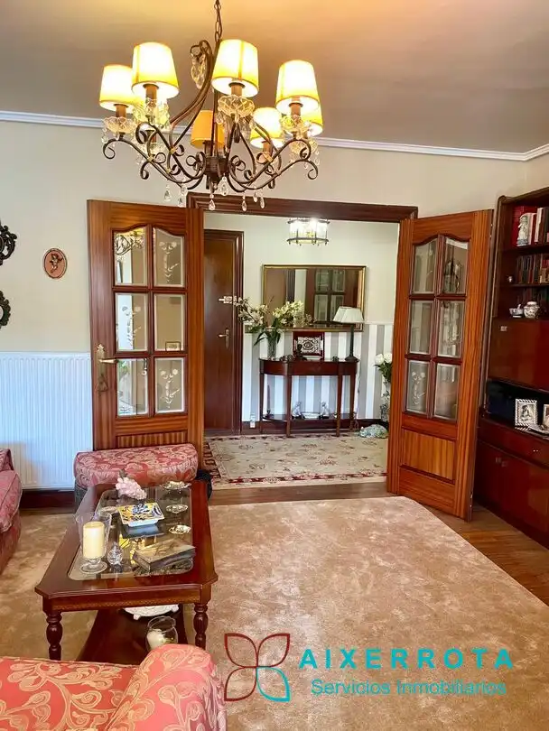 Flat for sale in Basañese Kalea, Negurigane - Peruri