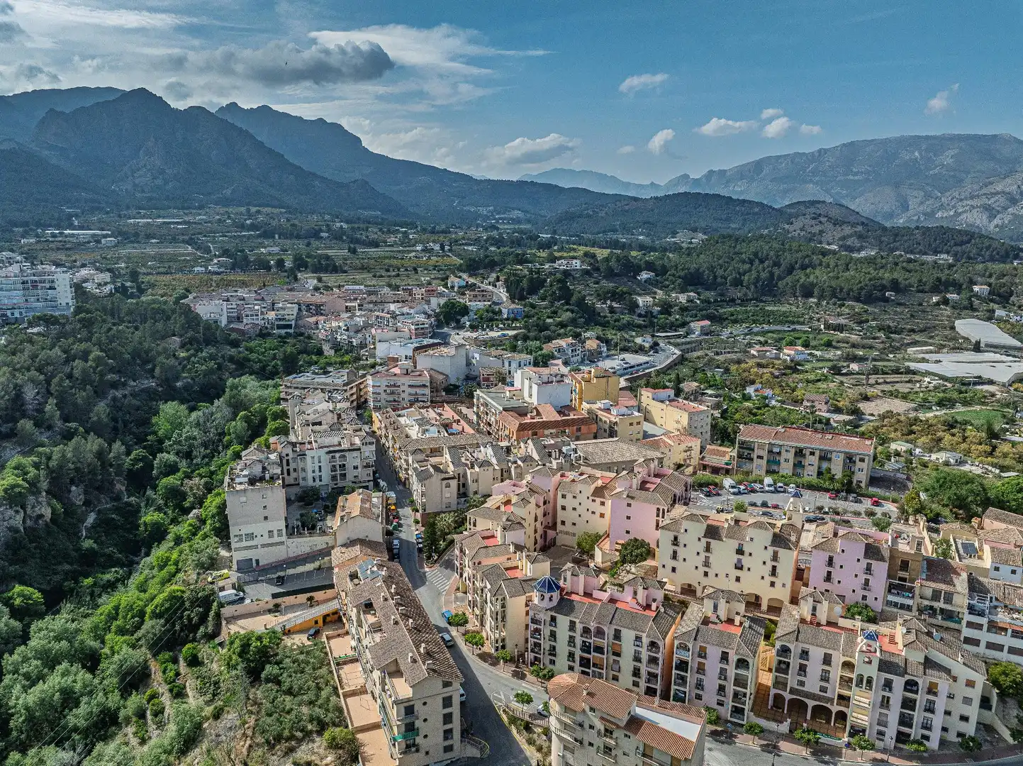 Vista exterior de Casa o xalet en venda en Polop amb Aire condicionat i Terrassa