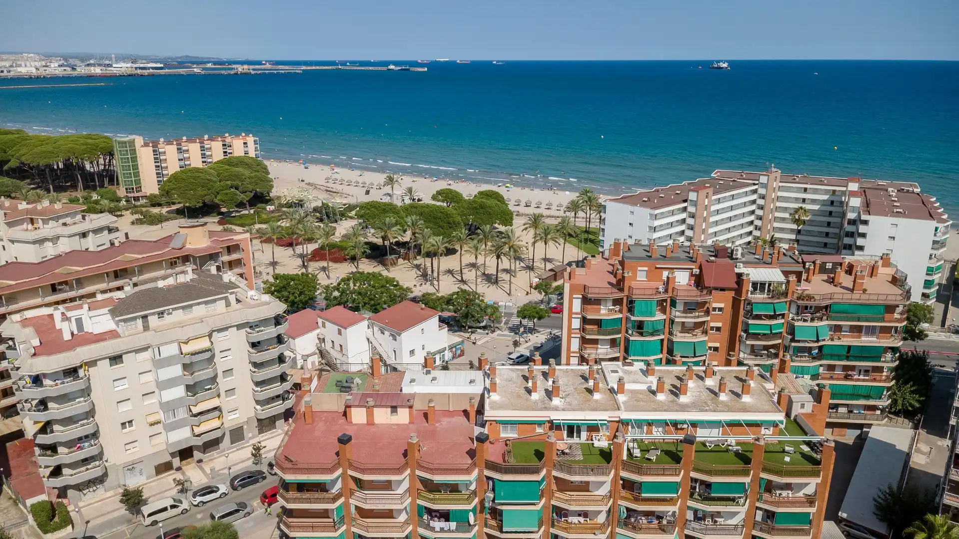 Vista exterior de Ático en venta en Vila-seca con Terraza y Piscina