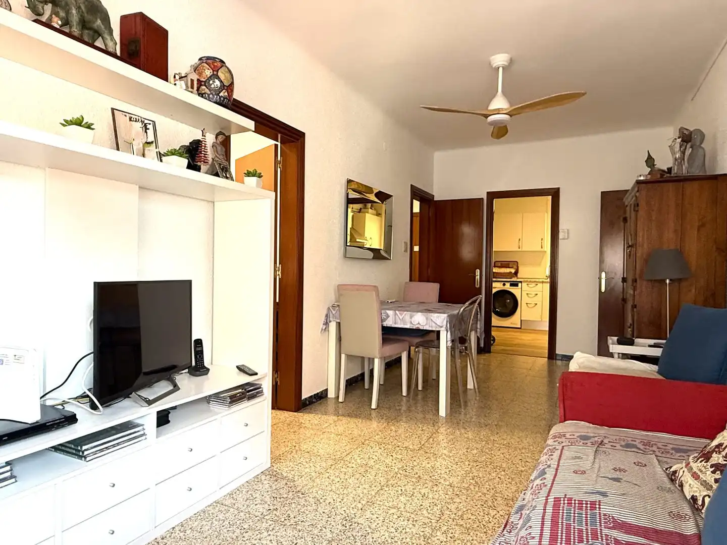 Sala de estar de Piso en venta en Sant Boi de Llobregat con Calefacción, Trastero y Balcón