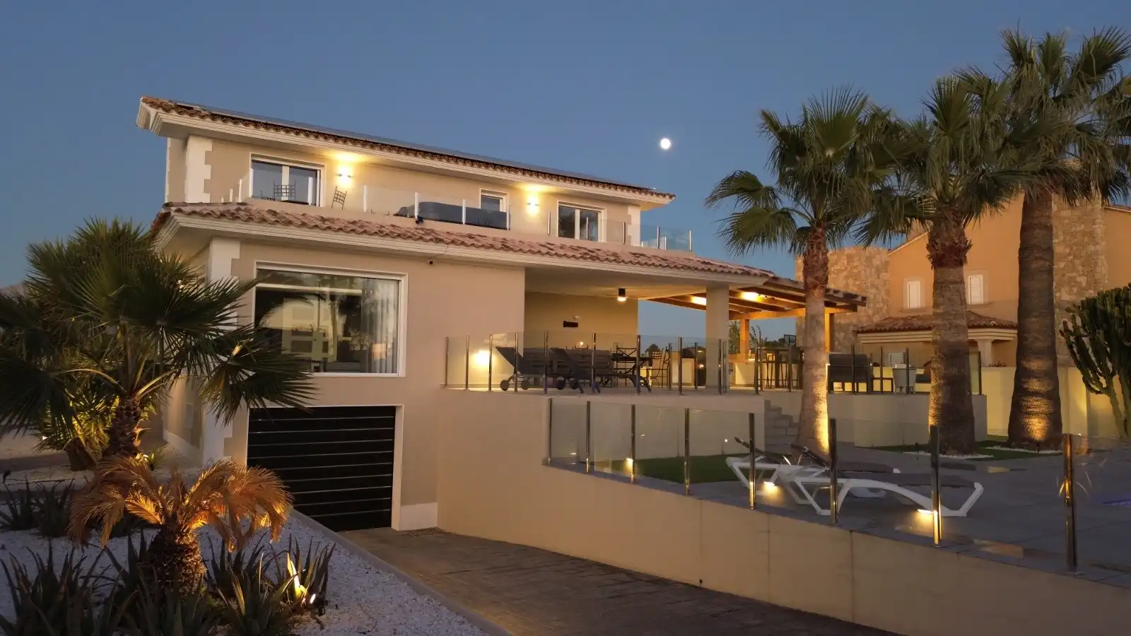 Casa con piscina en venta en Pueblo - Urbanizaciones, imagen 5