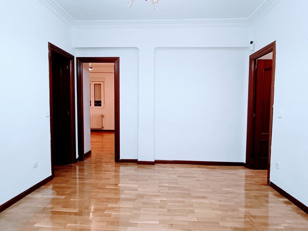 Dormitori de Pis en venda en  Madrid Capital amb Calefacció, Parquet i Balcó