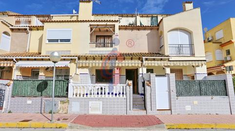 Foto 2 von Einfamilien-Reihenhaus zum Verkauf in Calle París, 153, El Moncayo - El Pòrtic, Guardamar del Segura