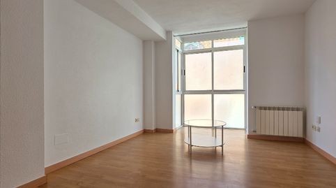 Foto 3 de Piso en venta en Calle de Oropéndola, Puerta Bonita, Madrid Capital