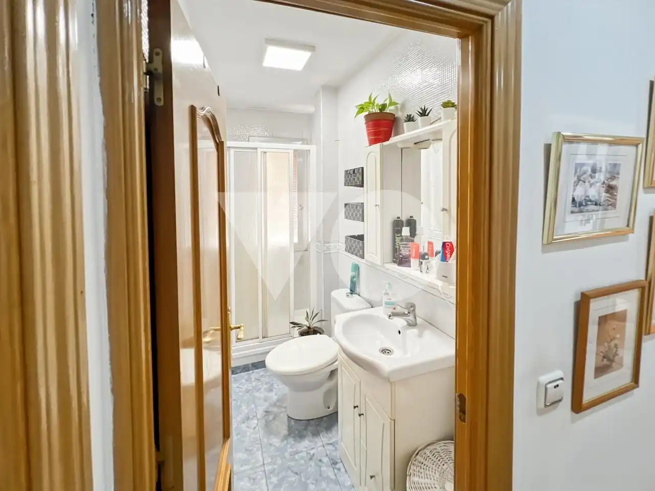 Bathroom of Flat for sale in Madrid  with Air Conditioner and Heating