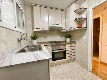 Piso con balcón en venta en Gran Via de les Corts Catalanes