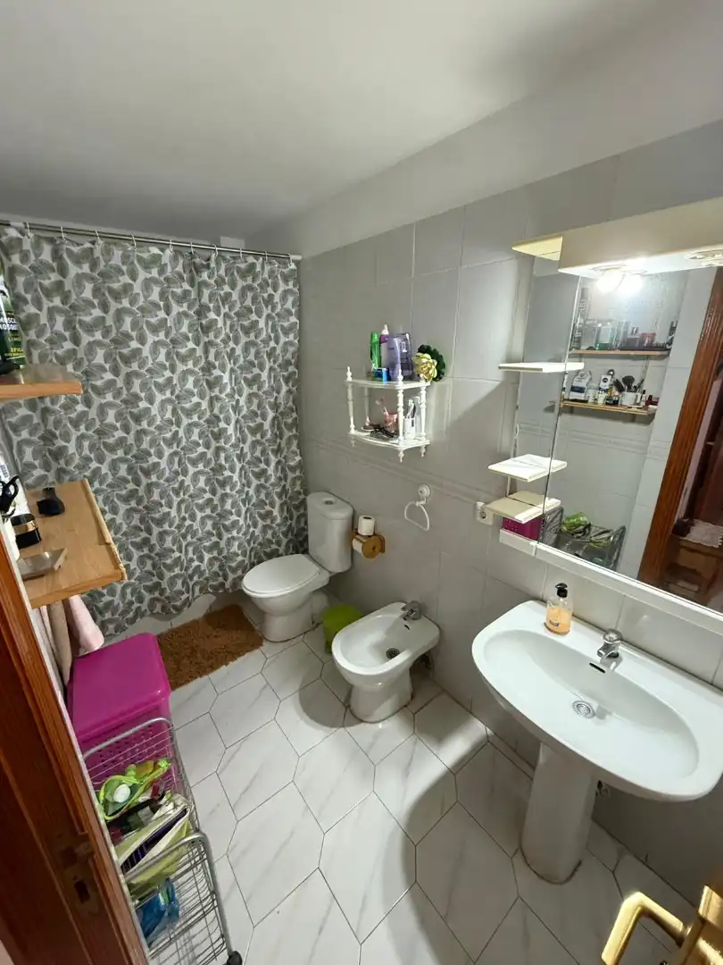 Baño de Piso en venta en Adeje con Terraza, Trastero y Amueblado