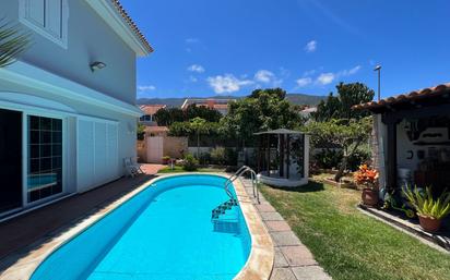 Vista exterior de Casa o xalet en venda en Santa Úrsula amb Aire condicionat i Piscina