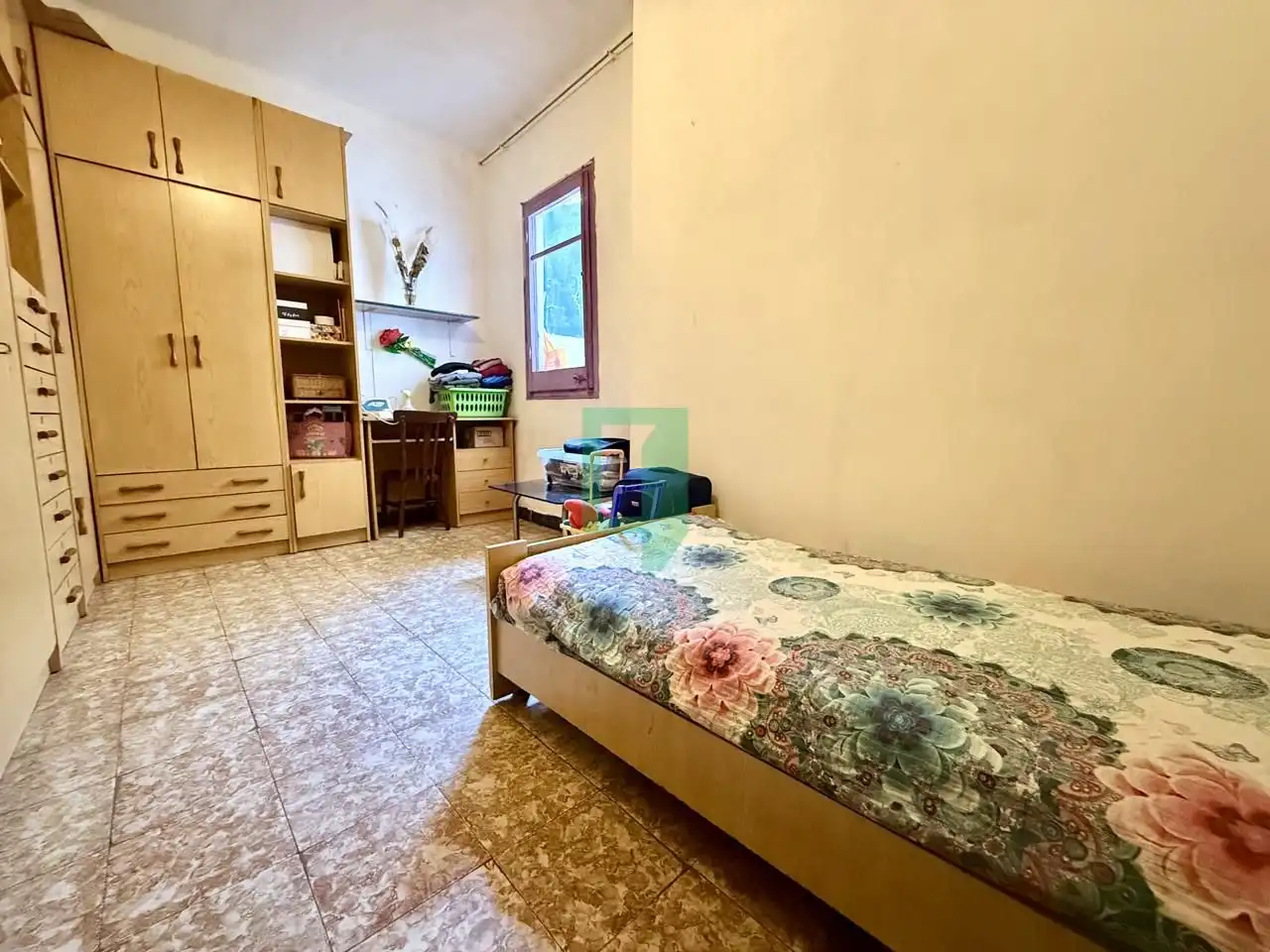 Dormitori de Casa adosada en venda en Badalona amb Terrassa i Balcó
