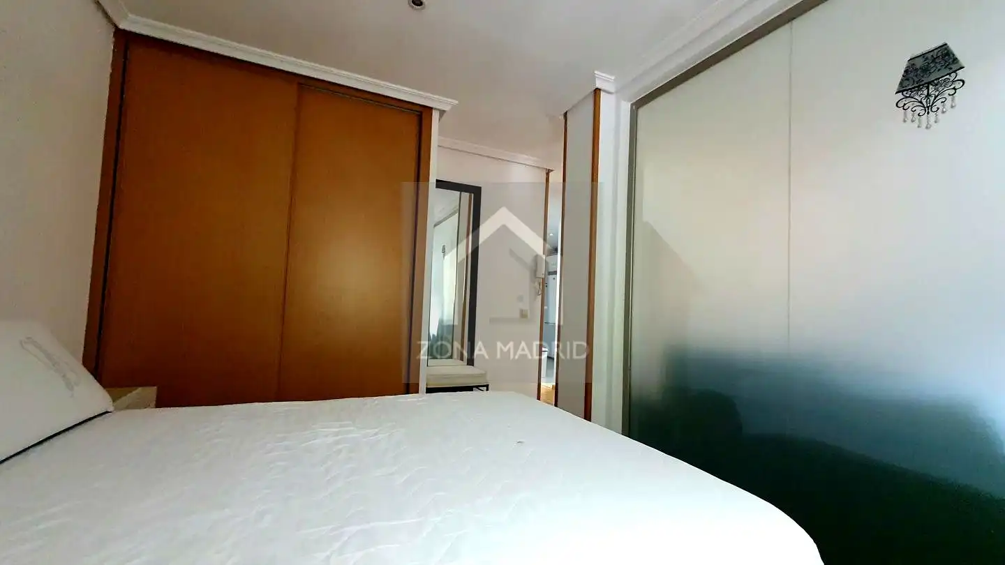 Schlafzimmer von Wohnung zur Miete in Madrid mit Klimaanlage, Heizung und Parkett