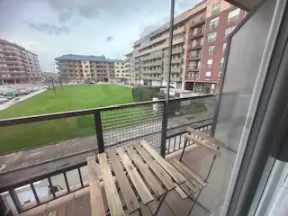 Vista exterior de Apartament de lloguer en León Capital  amb Calefacció, Parquet i Terrassa