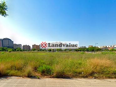 Terreny residencial en venda a Casc Urbà
