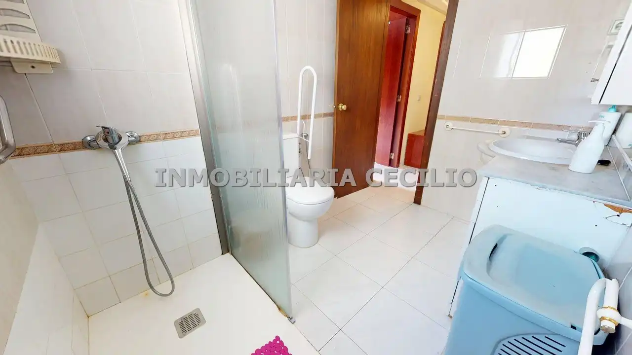 Baño de Piso en venta en Sant Antoni de Portmany con Aire acondicionado, Calefacción y Terraza
