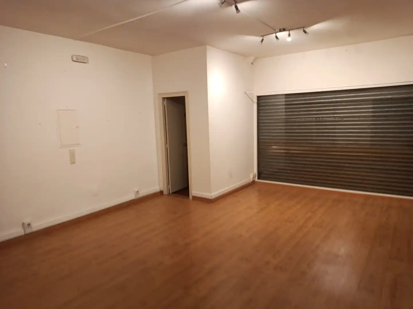 Local comercial en venda a AIGUETA (La Bisbal d'Empordà), imagen 4