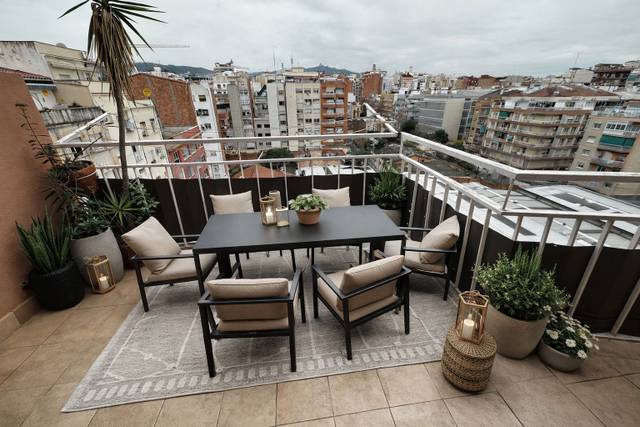 Piso en Venta en Calle SANTS en Sants-Badal