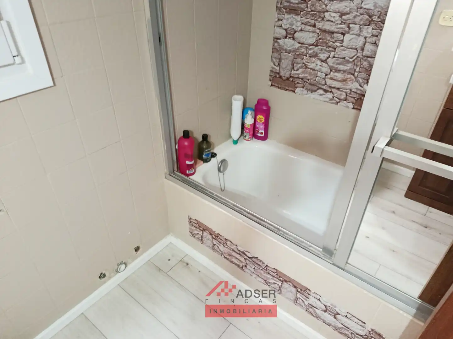 Bany de Pis en venda en Oyón-Oion amb Aire condicionat, Calefacció i Terrassa