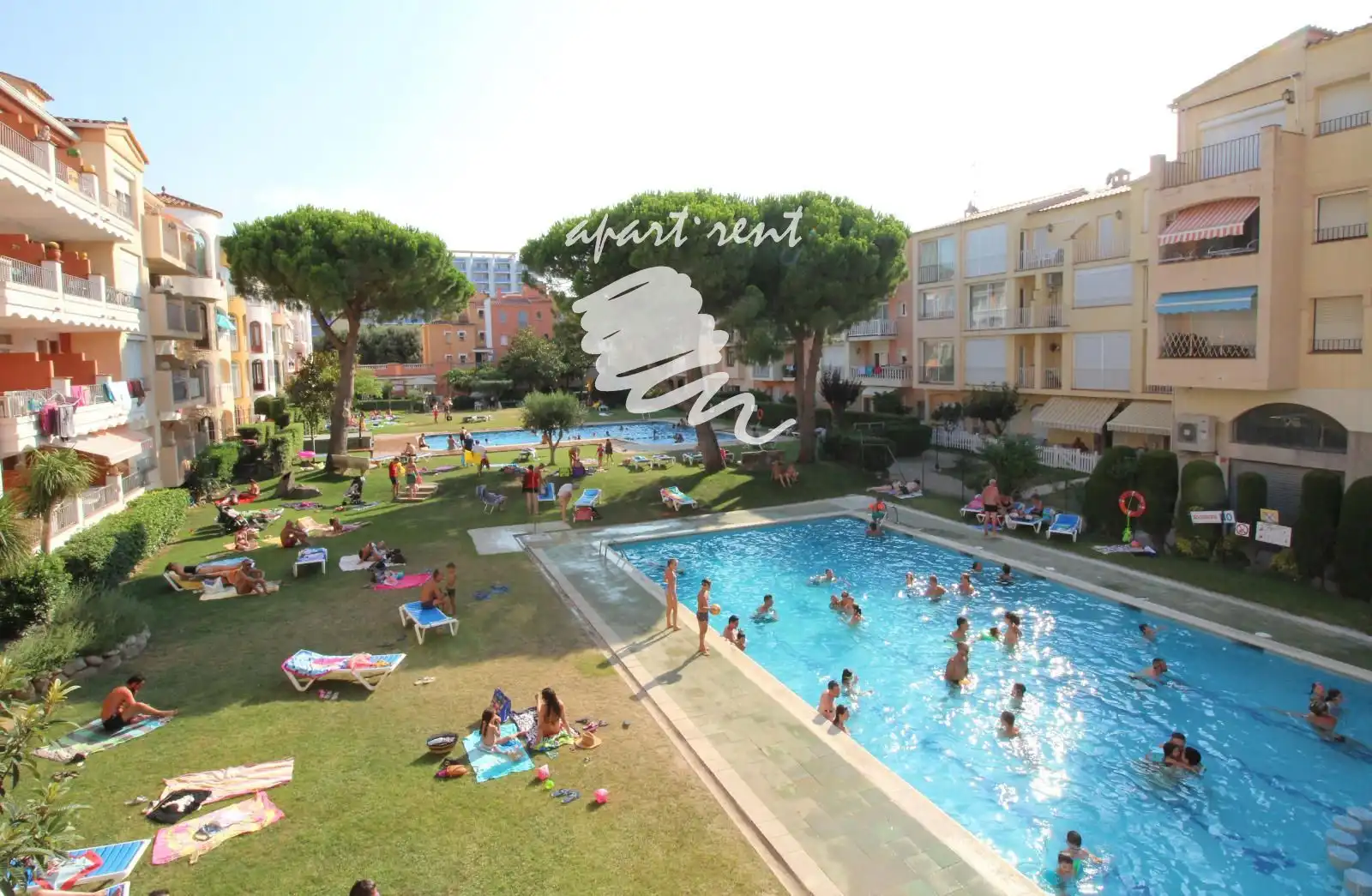 Swimming pool of Flat for sale in Empuriabrava  with Air Conditioner, Heating and Terrace