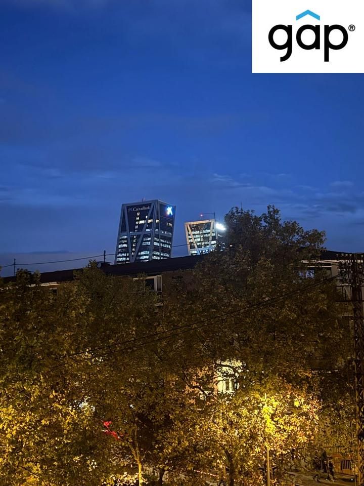 Exterior view of Flat for sale in  Madrid Capital  with Heating, Terrace and Furnished