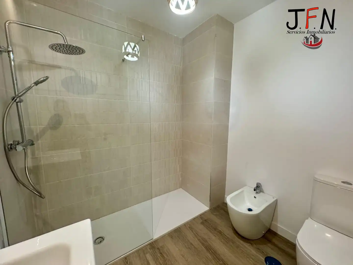 Baño de Apartamento en venta en Antigua con Jardín privado, Terraza y Balcón