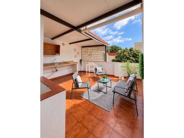 Haus zur Miete in Calle Adelfas