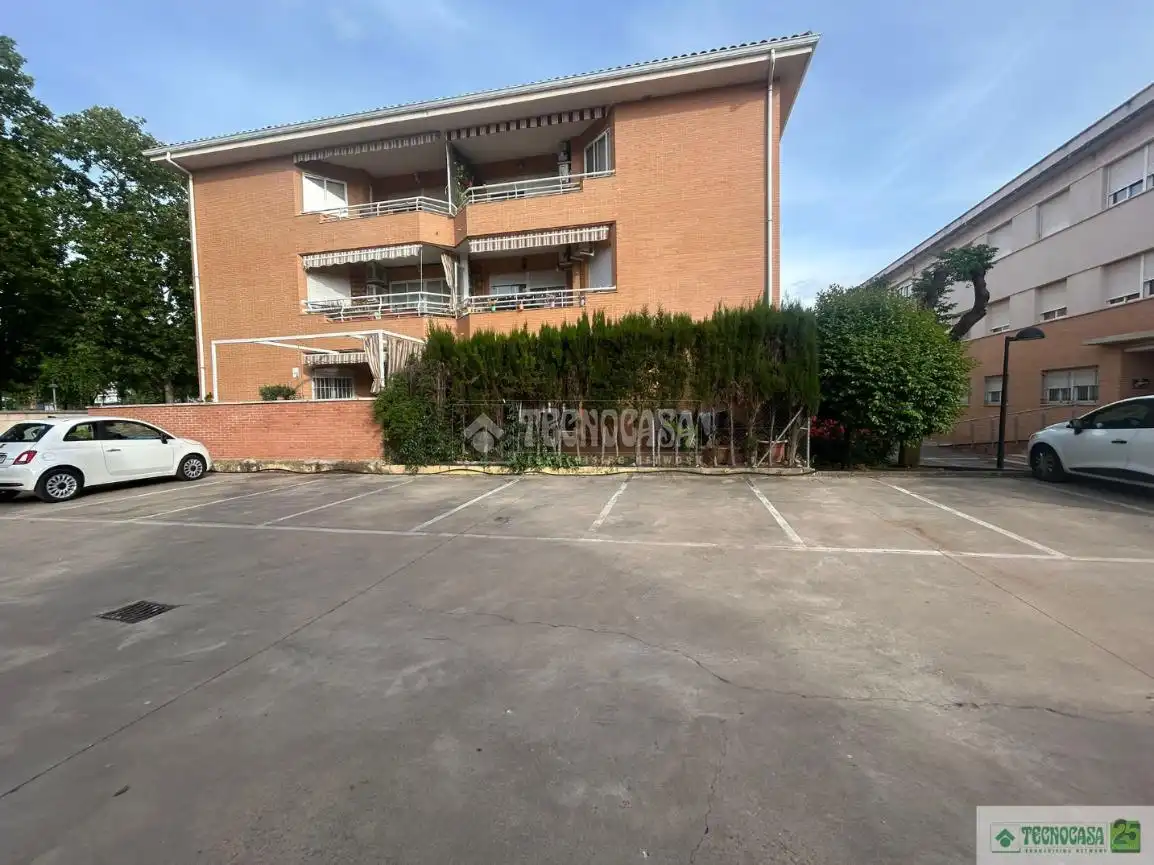 Parking de Piso en venta en Ciudad Real con Aire acondicionado, Calefacción y Piscina comunitaria