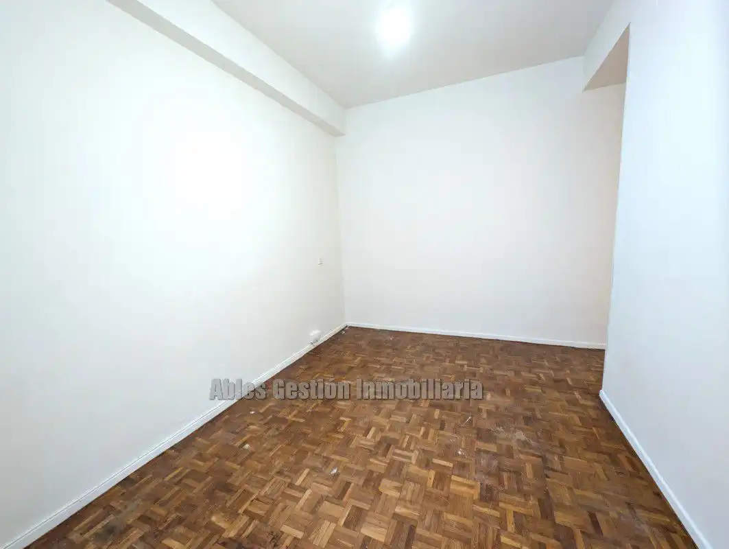 Piso en venta en Oviedo  con Calefacción, Parquet y Terraza
