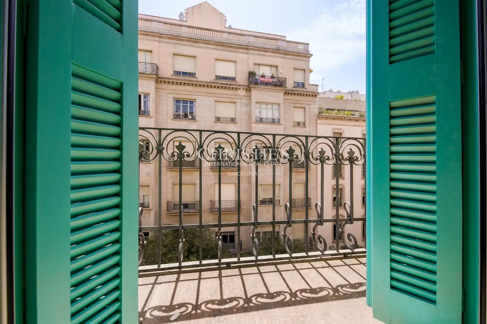 Vista exterior de Dúplex en venda en Barcelona amb Aire condicionat i Terrassa