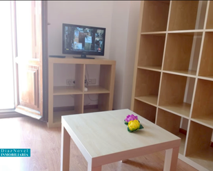 Living room of Apartment to rent in  Granada Capital  with Air Conditioner