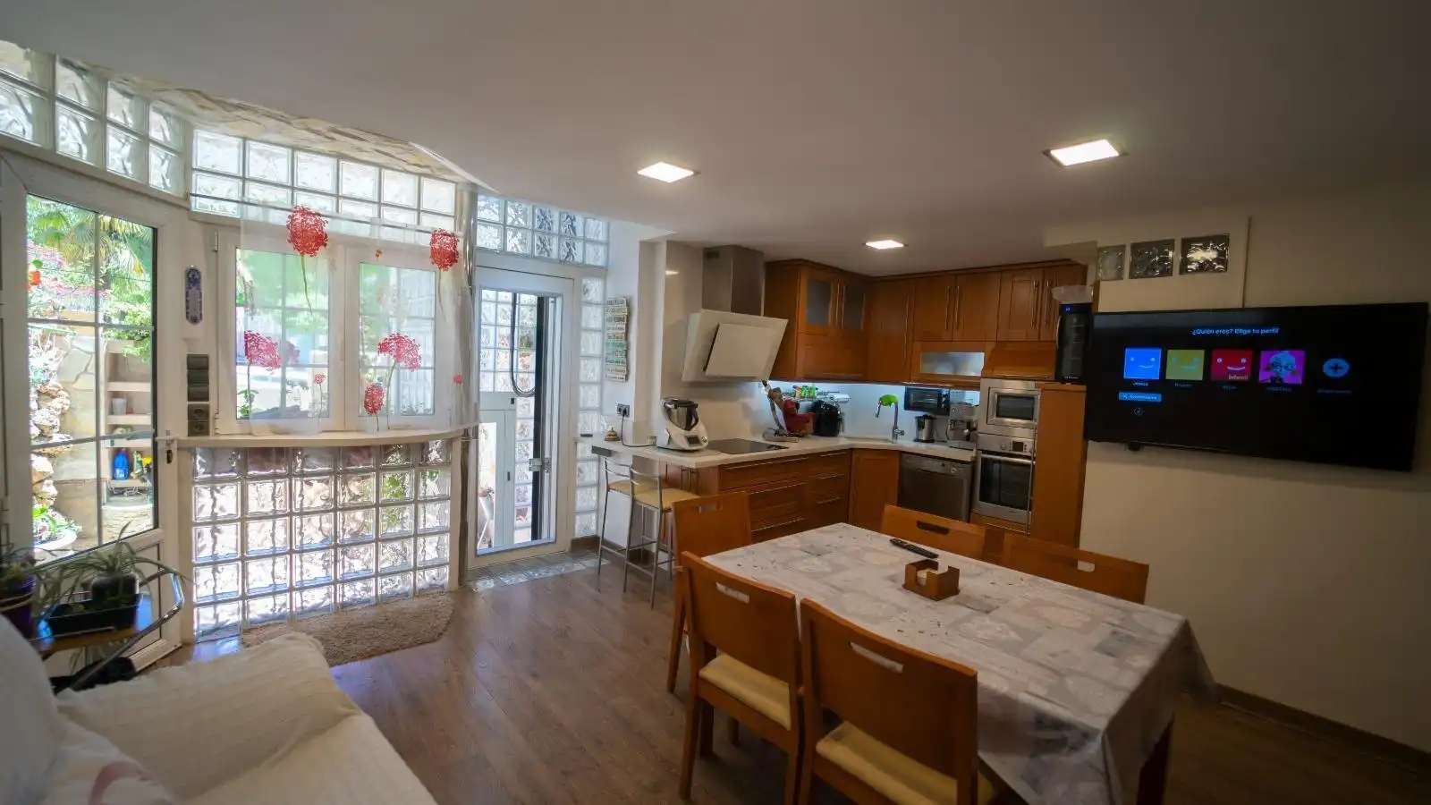 Cocina de Casa o chalet de alquiler en Huétor Vega con Aire acondicionado, Piscina y Amueblado