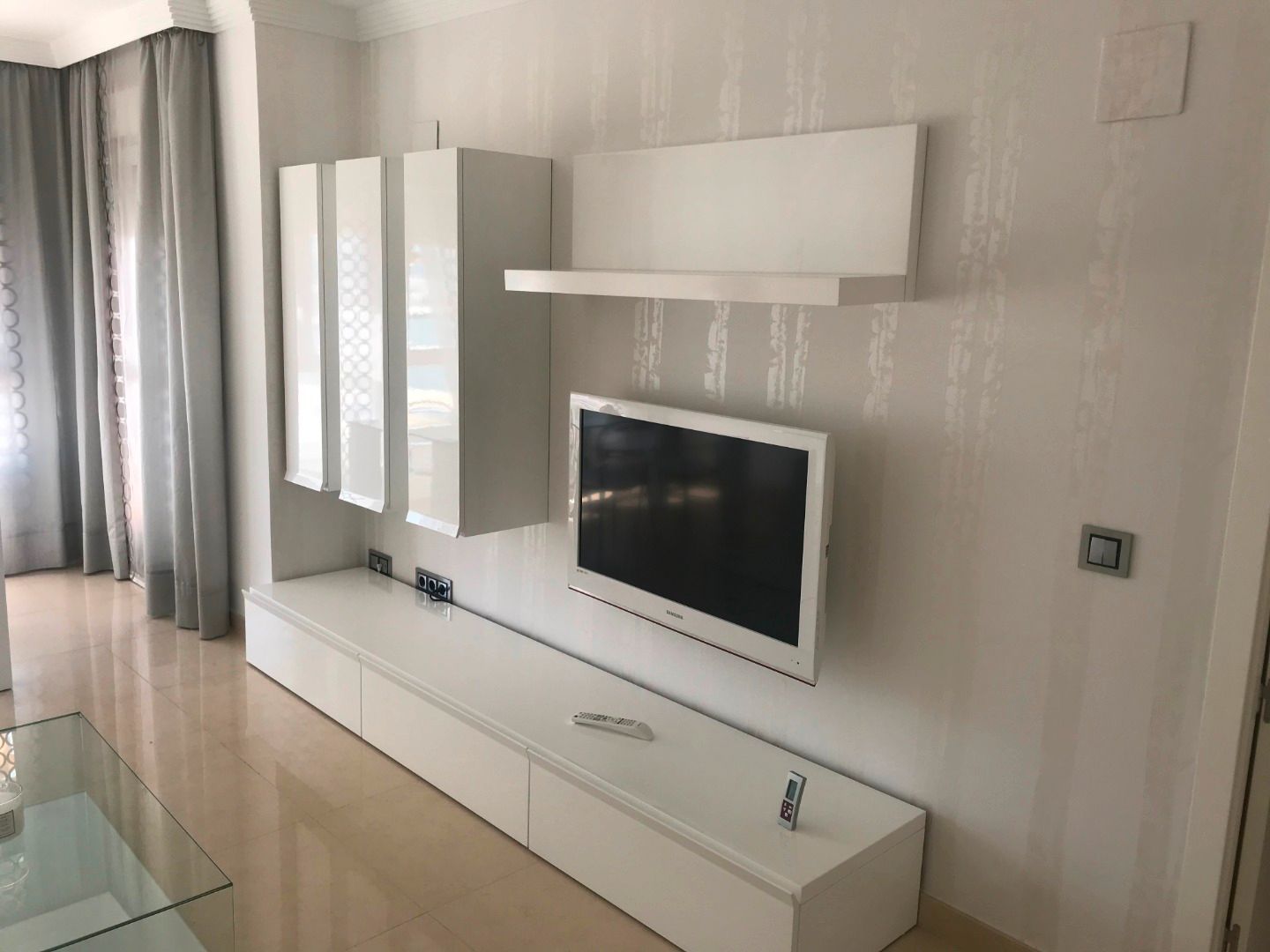 Sala d'estar de Pis de lloguer en Algeciras amb Aire condicionat, Calefacció i Traster