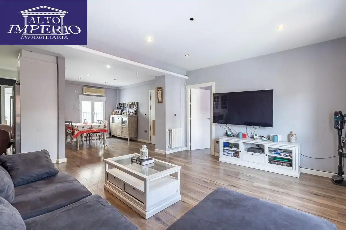 Penthouse mit Aufzug zum Verkauf in Calle SAN ISIDORO 5