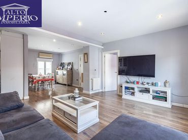 Penthouse mit Aufzug zum Verkauf in Calle SAN ISIDORO 5