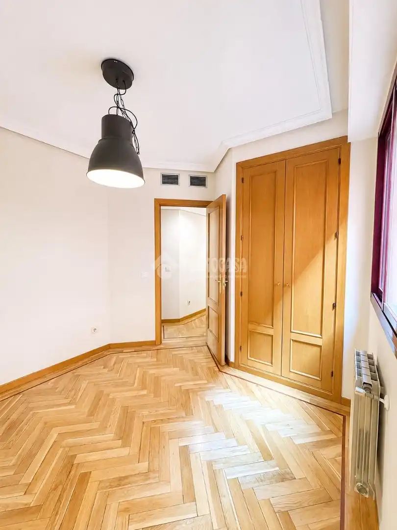 Bedroom of Flat for rent in Madrid  with Air Conditioner and Heating