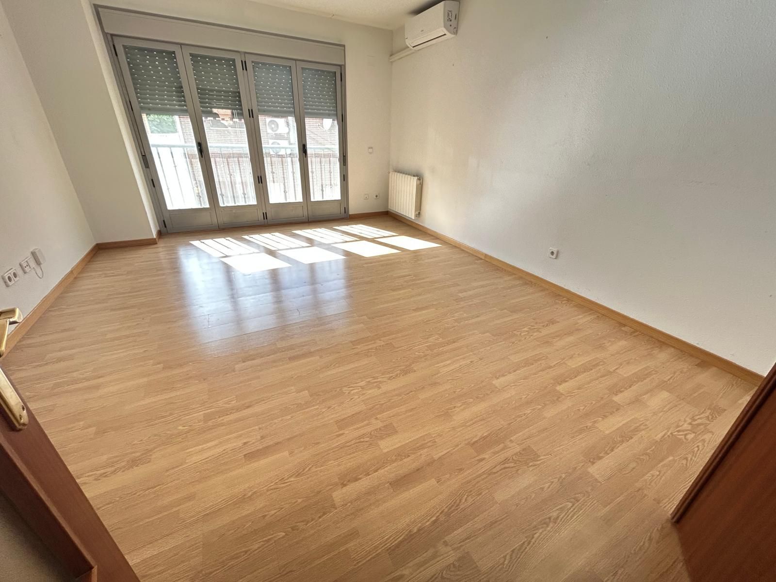 Living room of Flat for sale in Ciempozuelos  with Heating, Terrace and Storage room