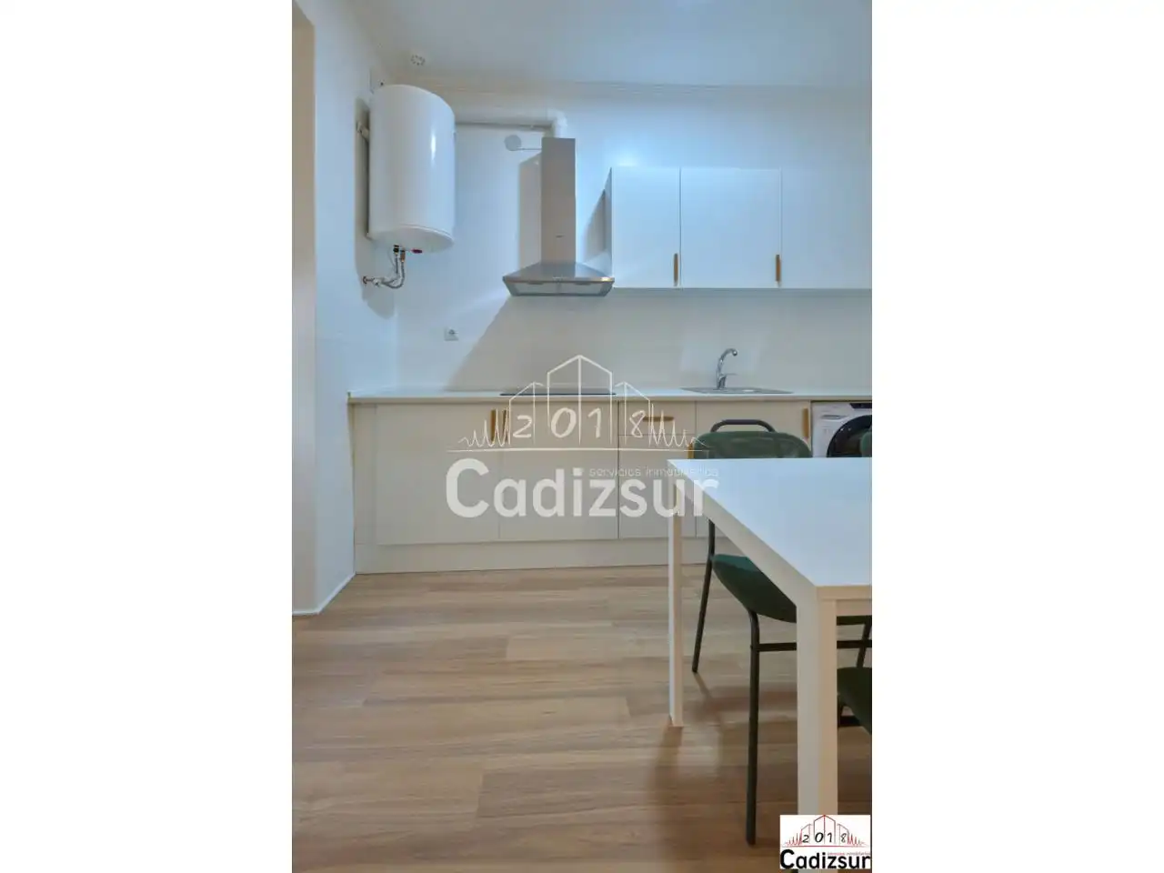 Cocina de Piso en venta en Cádiz con Trastero y Amueblado
